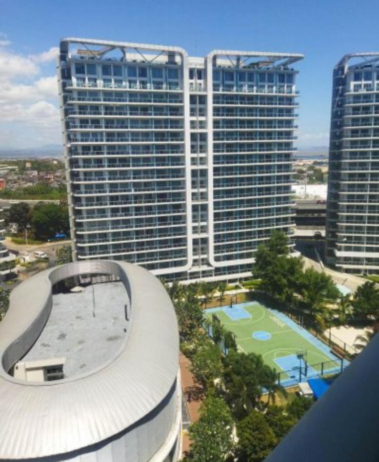 Sm Bicutan Condotel 马尼拉 外观 照片
